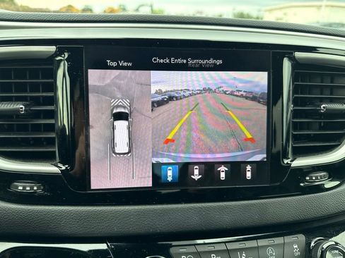 Used 2020 Chrysler Pacifica Touring-L w/ Advanced Safetytec Group AWD/4WD image 20