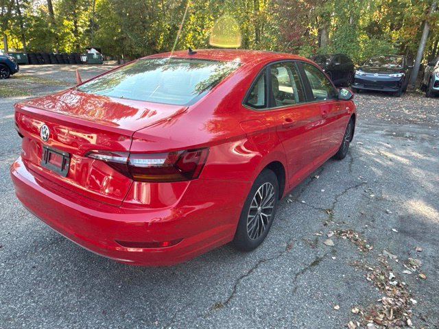 Used 2019 Volkswagen Jetta SE w/ Cold Weather Package FWD image 4