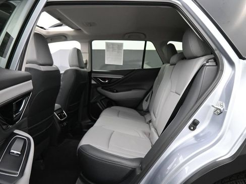 Used 2025 Subaru Outback Limited AWD/4WD image 17