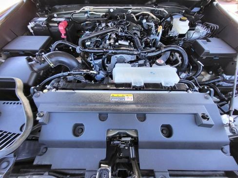 Used 2025 Toyota Tacoma TRD Off-Road image 11