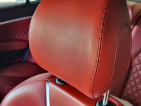 Used 2022 Genesis G70 3.3T Launch Edition image 14