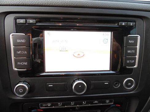 Used 2012 Volkswagen Jetta GLI Autobahn image 14