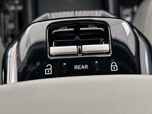 New 2026 Volvo EX30 Cross Country Ultra w/ Protection Package Premier AWD/4WD image 29