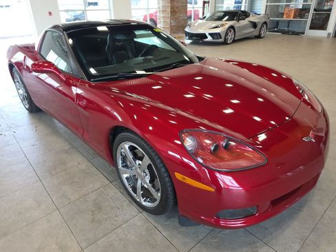 Used 2010 Chevrolet Corvette Coupe w/ Preferred Equipment Group RWD image 4