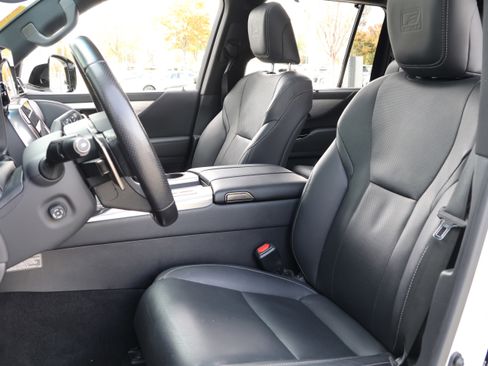 Used 2023 Lexus LX 600 F Sport image 36