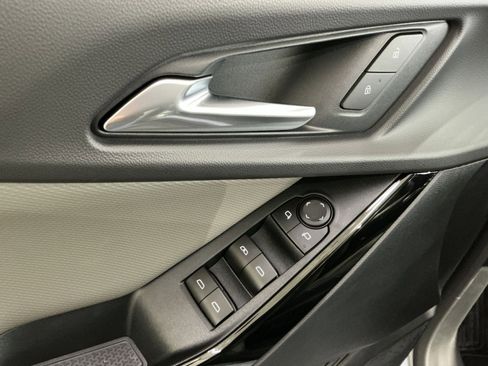 New 2026 Chevrolet Equinox LT w/ Convenience Package II image 23