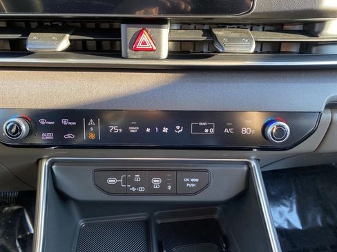 New 2026 Kia Carnival EX image 24