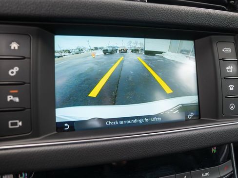 Used 2017 Jaguar XF Premium AWD/4WD image 33