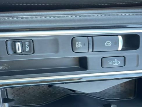 Used 2024 Nissan Pathfinder SV FWD image 30