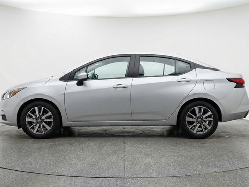 Used 2025 Nissan Versa SV FWD image 5