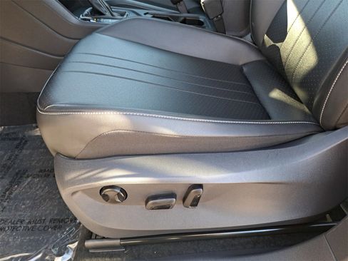 Certified 2023 Volkswagen Tiguan SE image 30