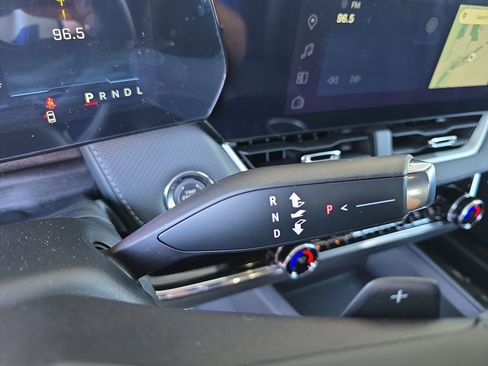 New 2026 Chevrolet Equinox LT w/ Convenience Package II image 18