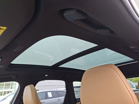 Certified 2025 Volvo XC60 B5 Ultra AWD/4WD image 14