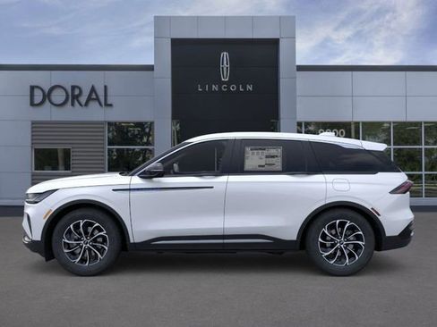 New 2026 Lincoln Nautilus Premier image 3