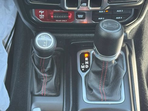 Used 2019 Jeep Wrangler Unlimited Rubicon w/ Cold Weather Group AWD/4WD image 27