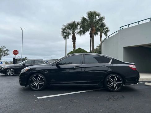 Used 2016 Honda Accord Touring image 7