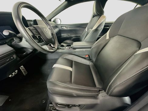 Used 2025 Toyota Camry SE FWD image 13