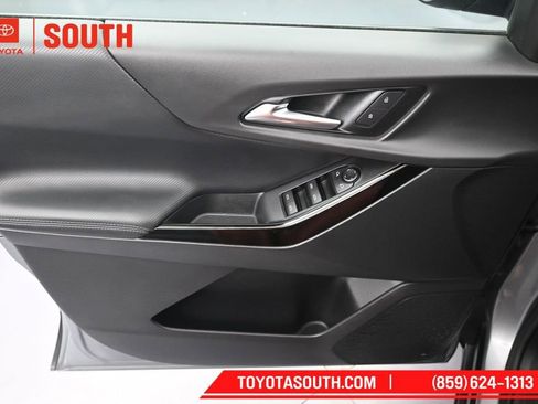 Used 2025 Chevrolet Equinox LT AWD/4WD image 24