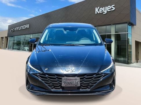 Used 2023 Hyundai Elantra SEL w/ Convenience Package FWD image 2