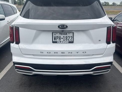 Used 2021 Kia Sorento S w/ Panoramic Sunroof Package FWD image 3