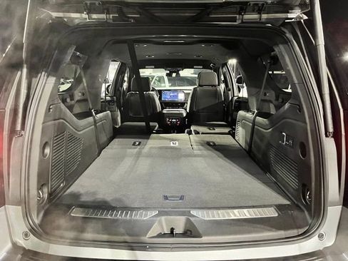 Used 2025 Chevrolet Suburban Premier AWD/4WD image 10