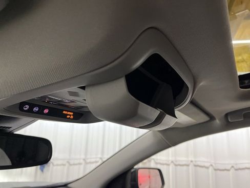 Used 2023 GMC Acadia SLT w/ Preferred Package image 37