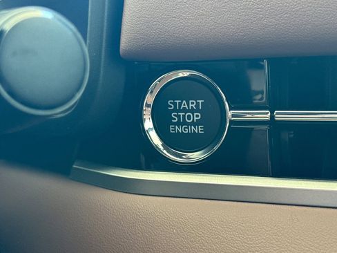 New 2025 Mitsubishi Outlander SEL image 21