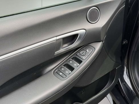 Used 2025 Hyundai Sonata SEL FWD image 17