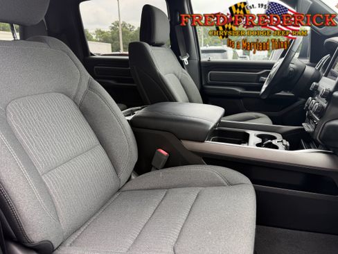Used 2020 RAM 1500 Big Horn AWD/4WD image 14