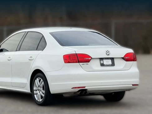 Used 2013 Volkswagen Jetta S image 16
