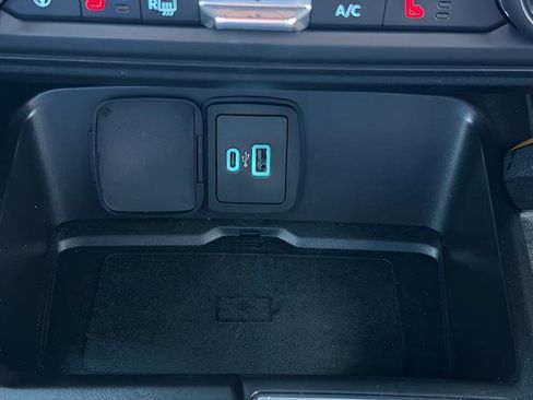 Used 2022 Ford Bronco Badlands image 25