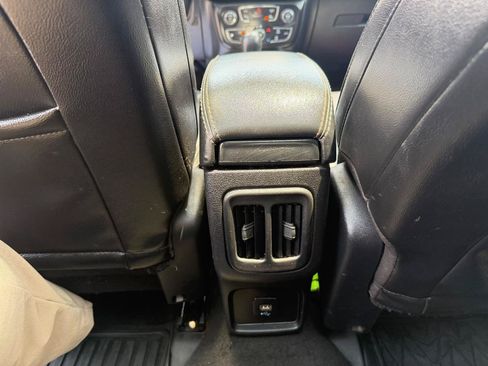 Used 2020 Jeep Compass Latitude FWD image 19