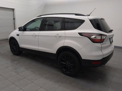 Used 2017 Ford Escape SE w/ Equipment Group 201A image 3
