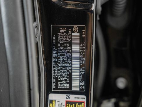 Used 2025 Toyota Camry SE AWD/4WD image 39