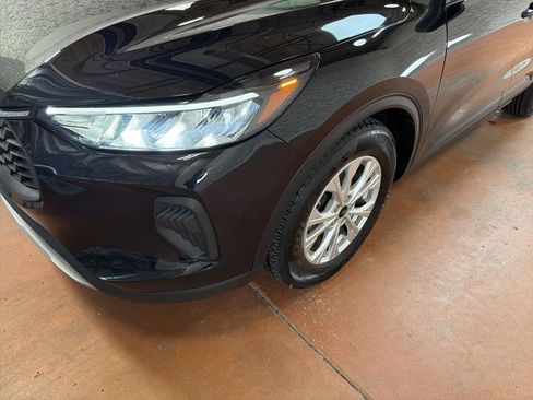 Used 2023 Ford Escape Active FWD image 9