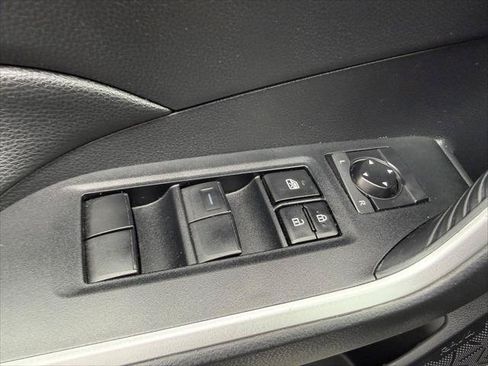 Certified 2021 Toyota RAV4 LE AWD/4WD image 17