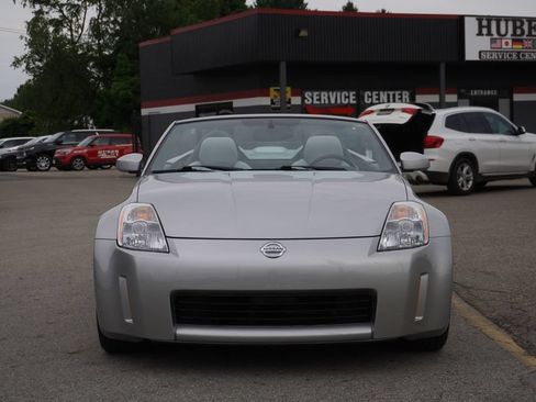 Used 2004 Nissan 350Z Enthusiast RWD image 2