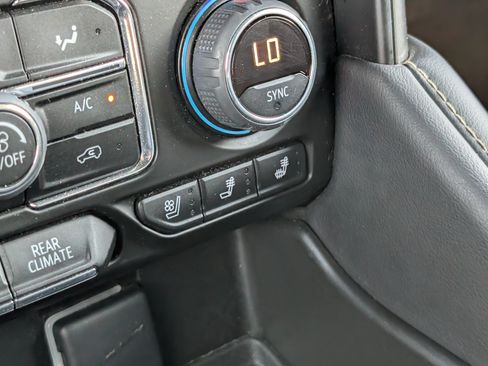 Used 2024 Chevrolet Tahoe Premier RWD image 18