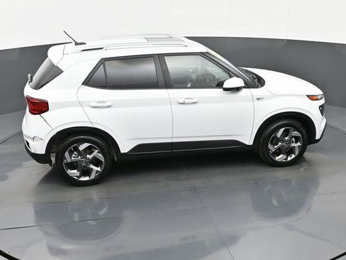 Certified 2024 Hyundai Venue SEL FWD image 30