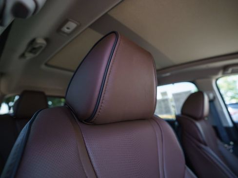 Certified 2024 Acura MDX SH-AWD w/ Advance Package image 19