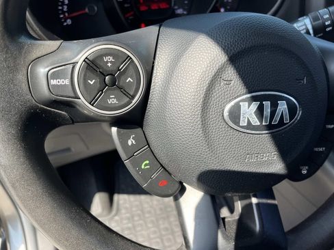 Used 2016 Kia Soul FWD image 28