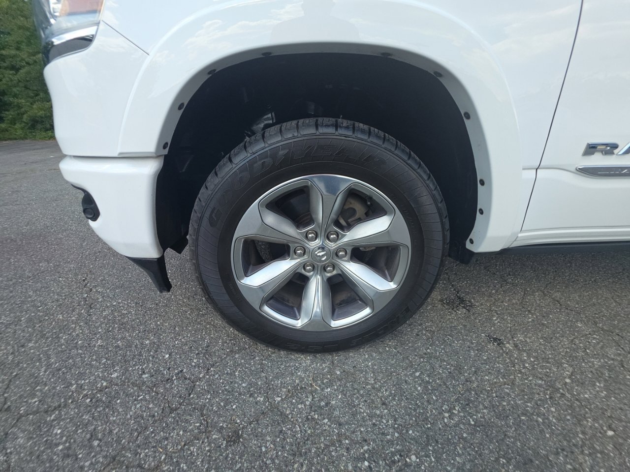 Used 2022 RAM 1500 Limited w/ Body Color Bumper Group RWD image 13
