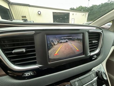 Used 2023 Chrysler Voyager LX FWD image 21