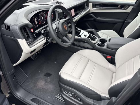 New 2026 Porsche Cayenne GTS AWD/4WD image 19