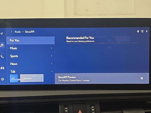 Used 2023 Lexus ES 300h Ultra Luxury image 17