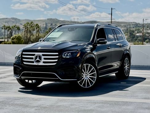 New 2026 Mercedes-Benz GLS 580 4MATIC image 2