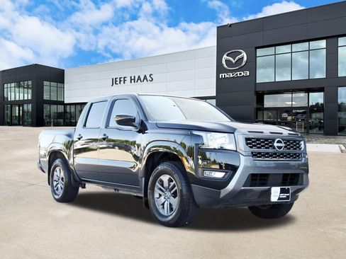 Used 2025 Nissan Frontier SV w/ SV Convenience Package RWD image 4