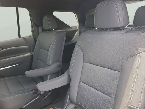 New 2026 Chevrolet Traverse LT FWD image 9
