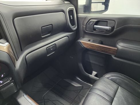 Used 2021 Chevrolet Silverado 2500 High Country w/ Z71 Off-Road Package image 12