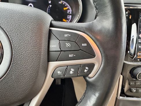 Used 2021 Jeep Grand Cherokee Limited w/ Luxury Group II image 16